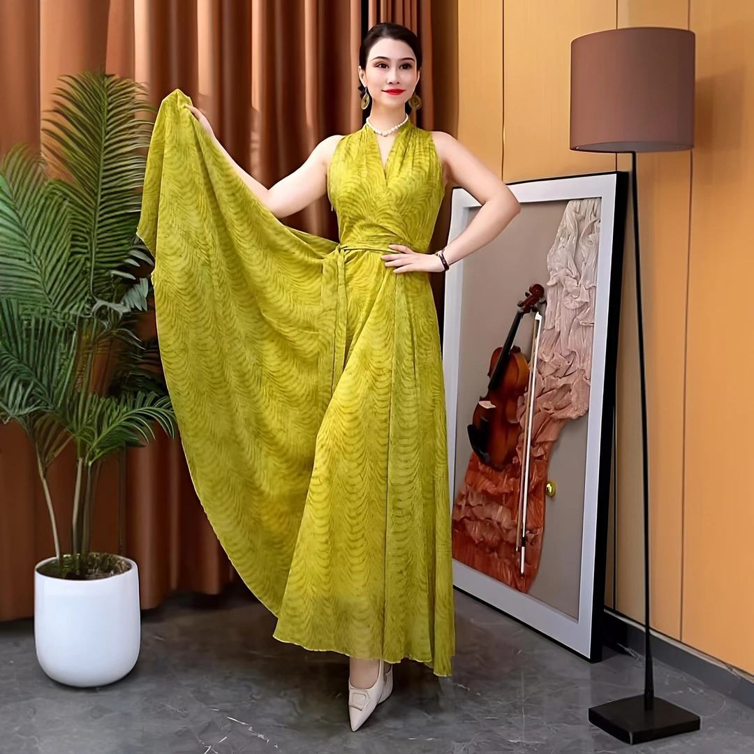 香衣丽华17-392夏季新款挂脖V领花色大摆过膝度假沙滩连衣长裙