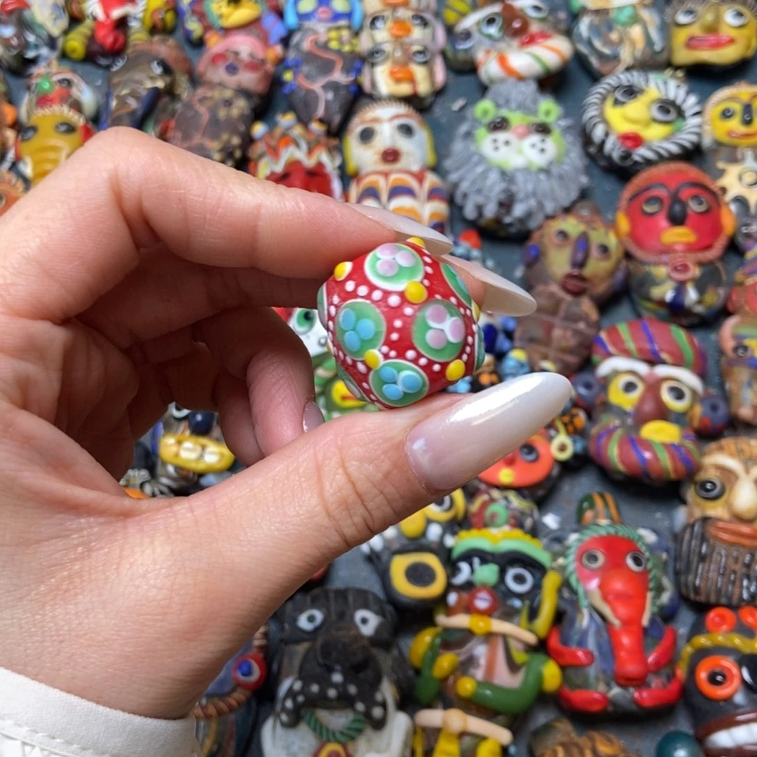 琉璃颈饰琉璃珠子