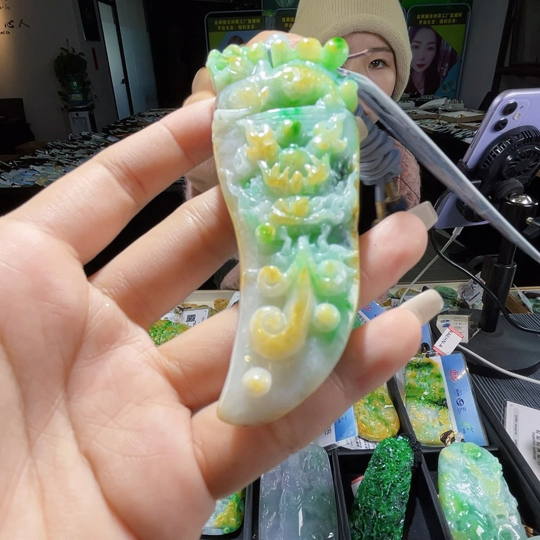 颈饰未镶嵌翡翠一