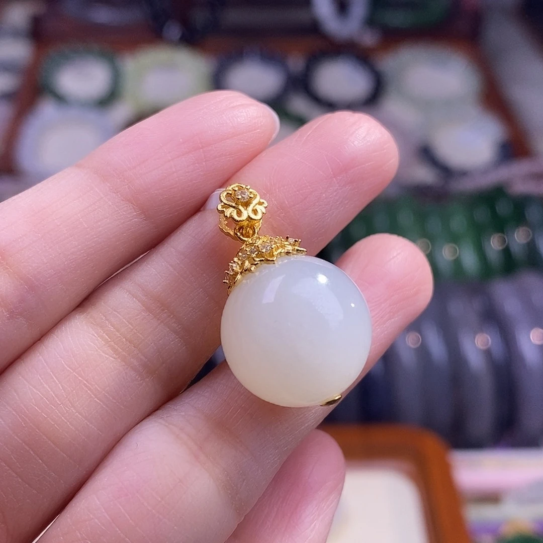 颈饰未镶嵌和田玉福利价银镶白玉路路通