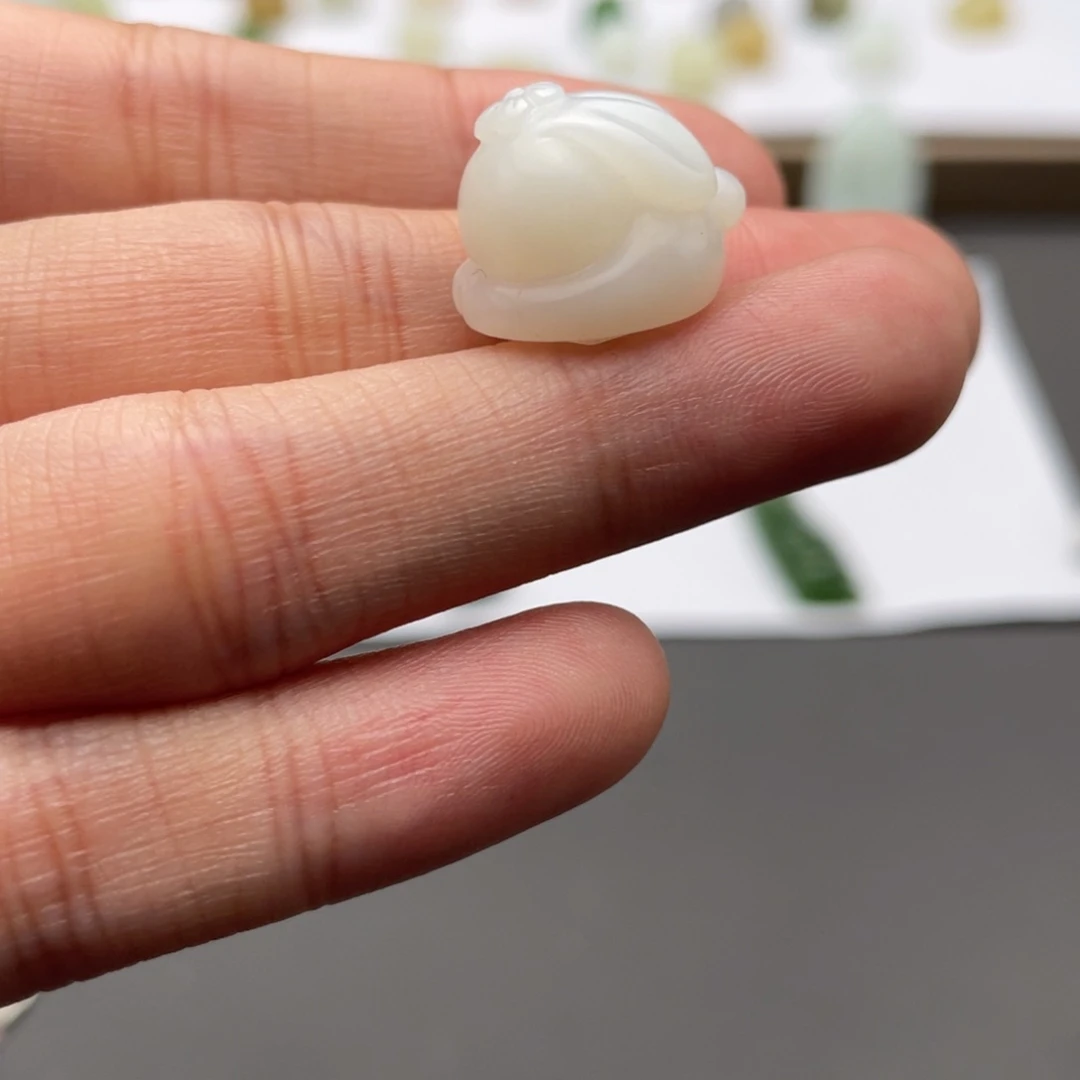 和田玉吊坠未镶嵌?**n