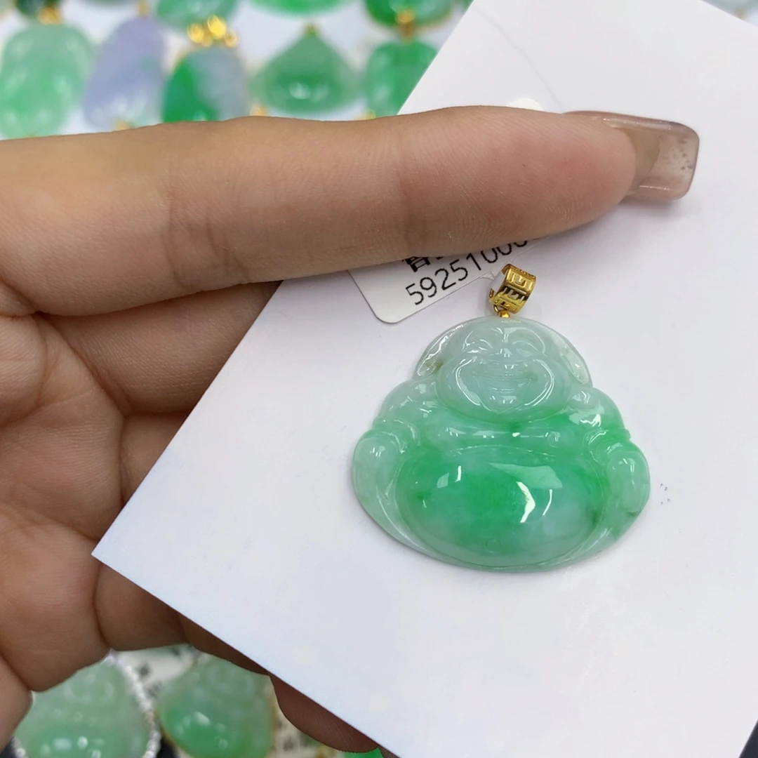 翡翠18K金镶嵌颈饰翡翠