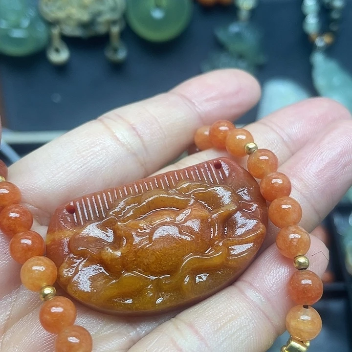 未镶嵌蛇纹石玉颈饰