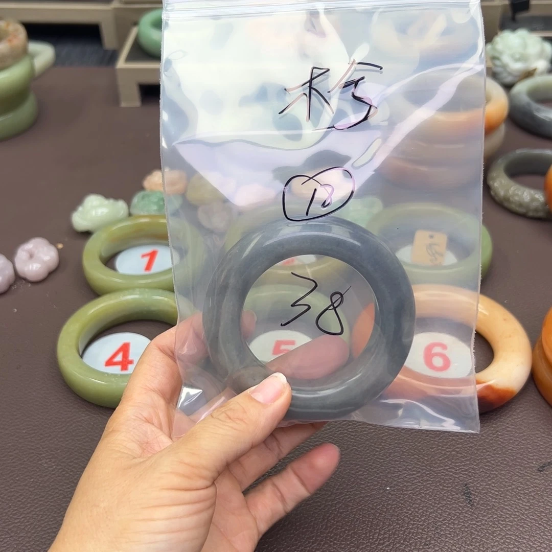 石英质玉未镶嵌手镯木*?