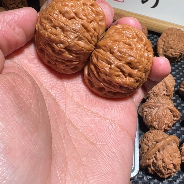 文玩核桃把件K****?铁锤