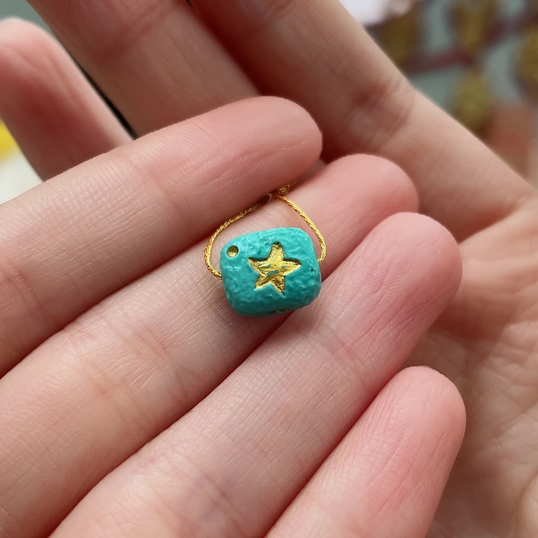 绿松石颈饰未镶嵌