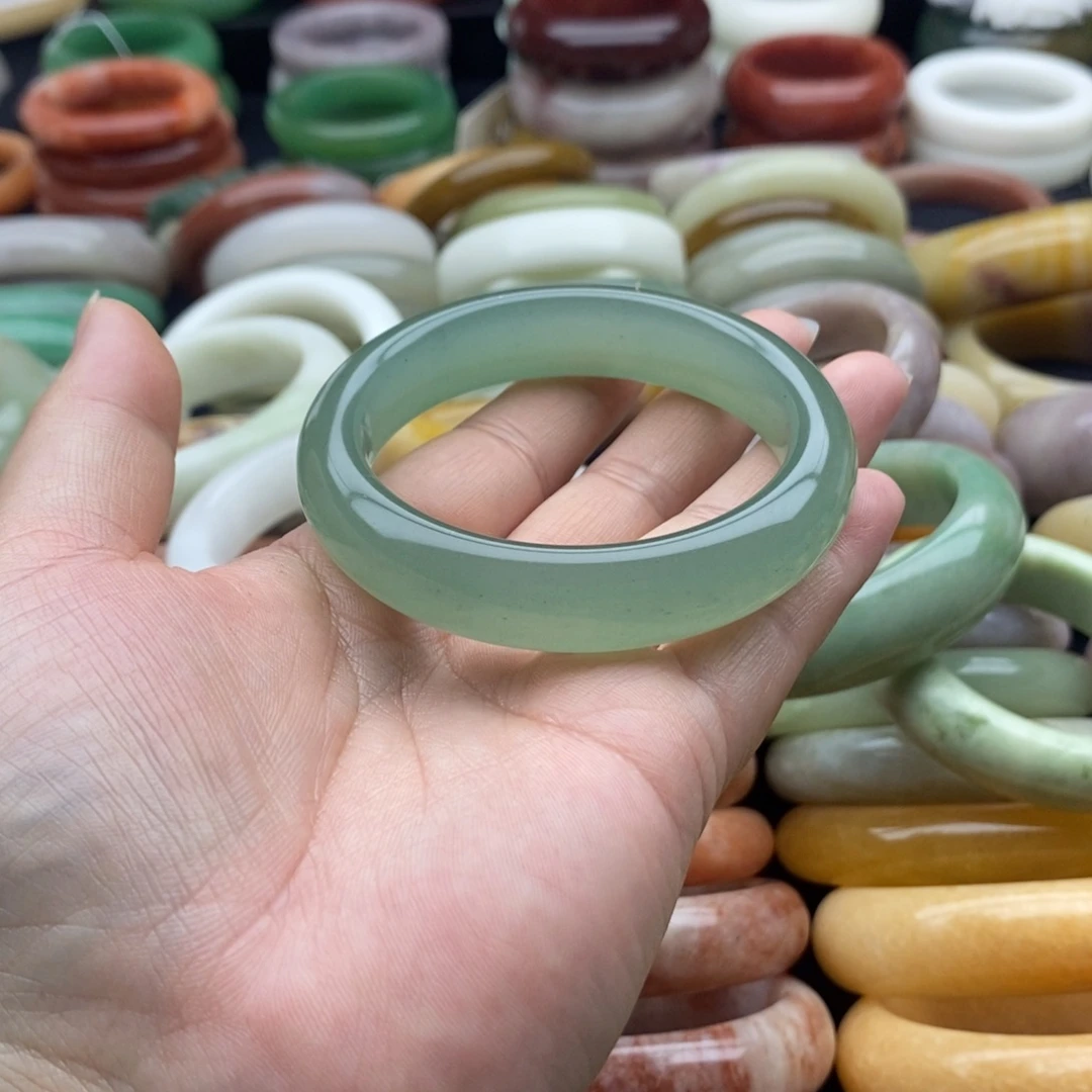 石英质玉未镶嵌手镯