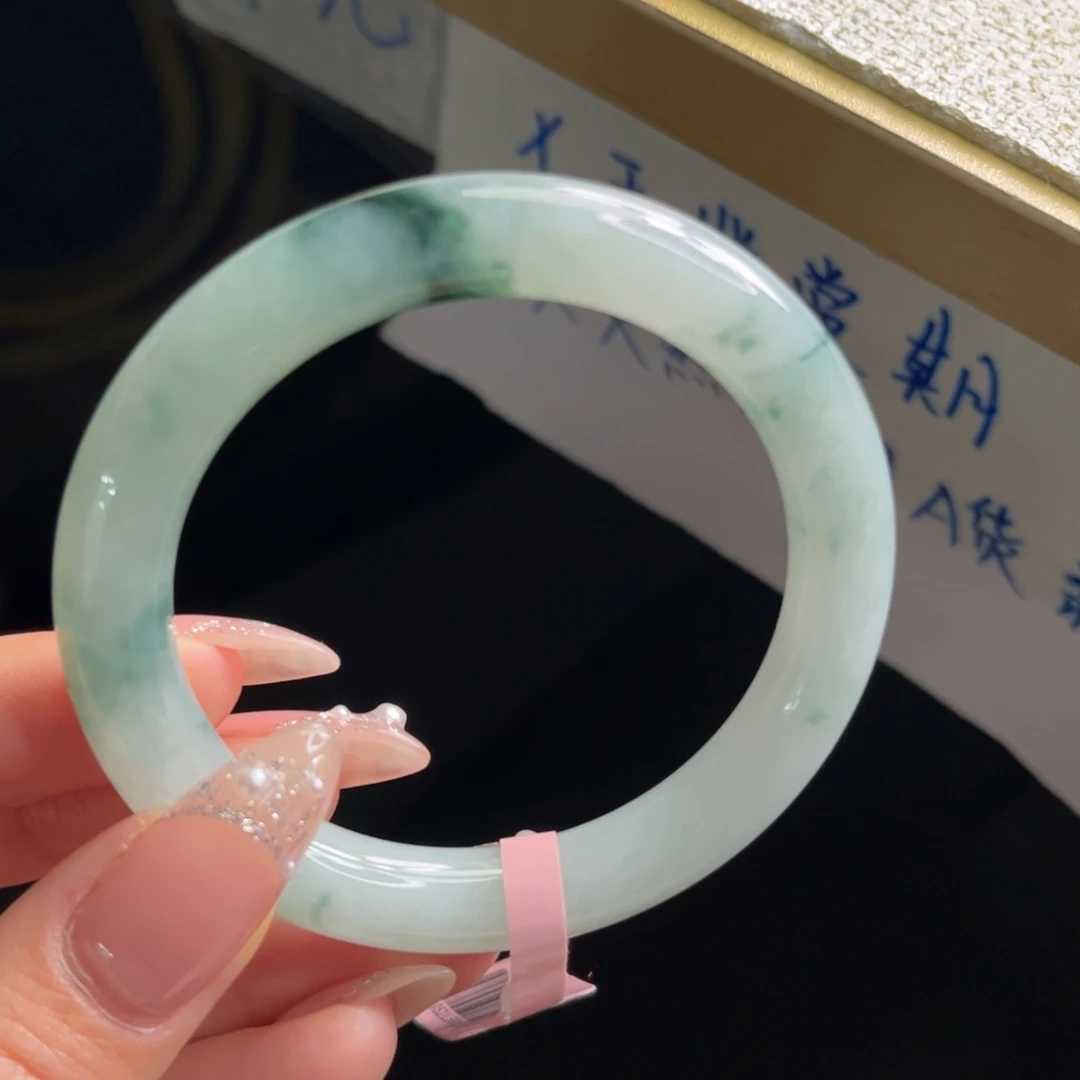 翡翠未镶嵌手镯手镯