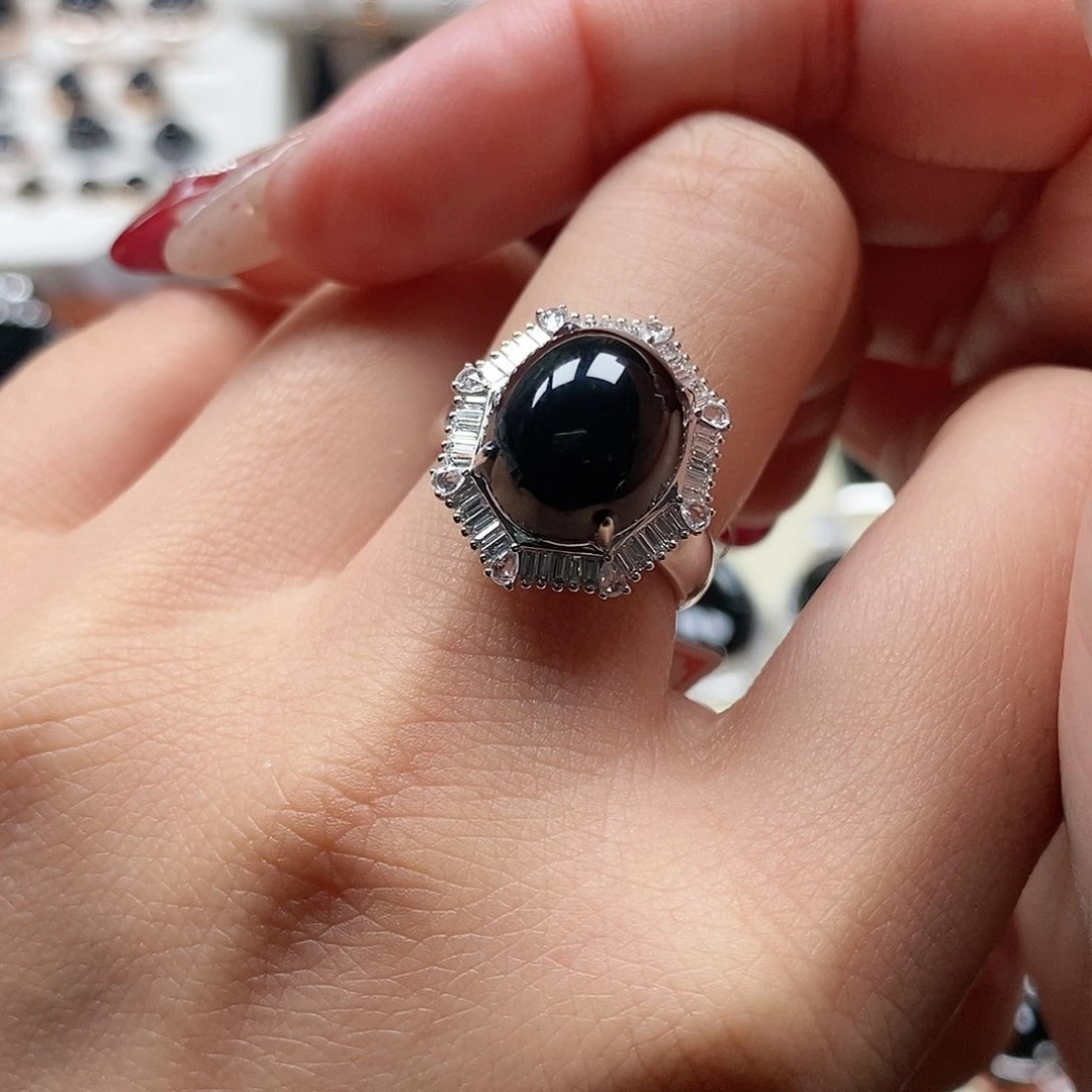 翡翠戒指18K金镶嵌雪墨翠