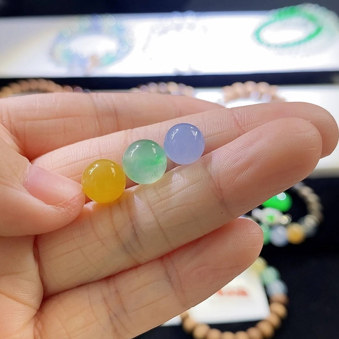 翡翠未镶嵌挂件一组