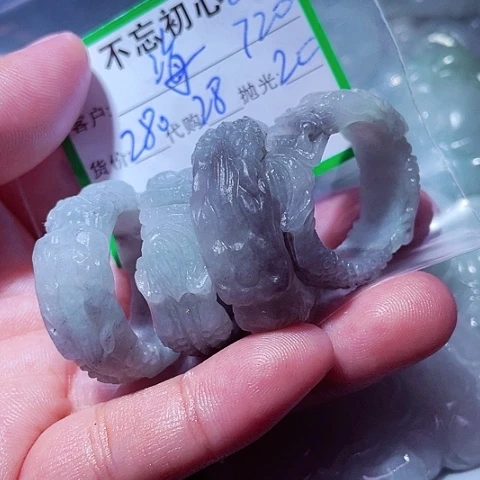 F***鸥翡翠未镶嵌颈饰缅甸