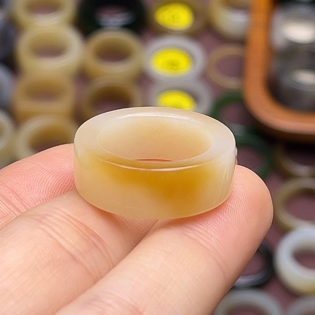 和田玉未镶嵌戒指17.3一口金糖