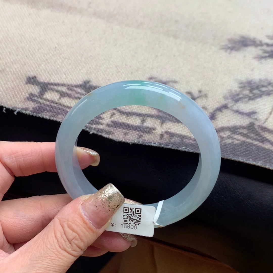 未镶嵌手镯翡翠缅甸翡翠手镯