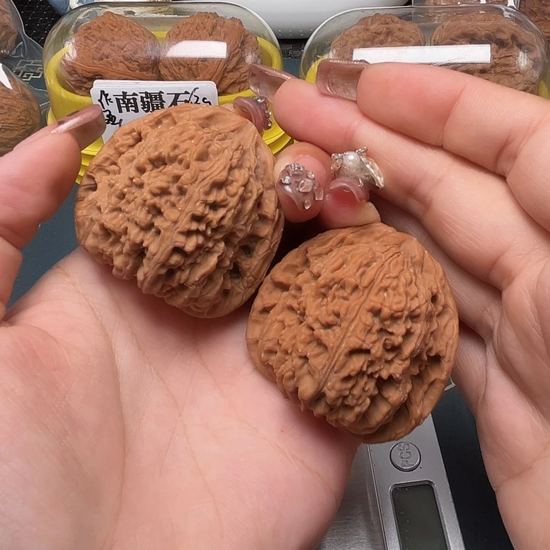 御***弟把件文玩核桃45-29490-02