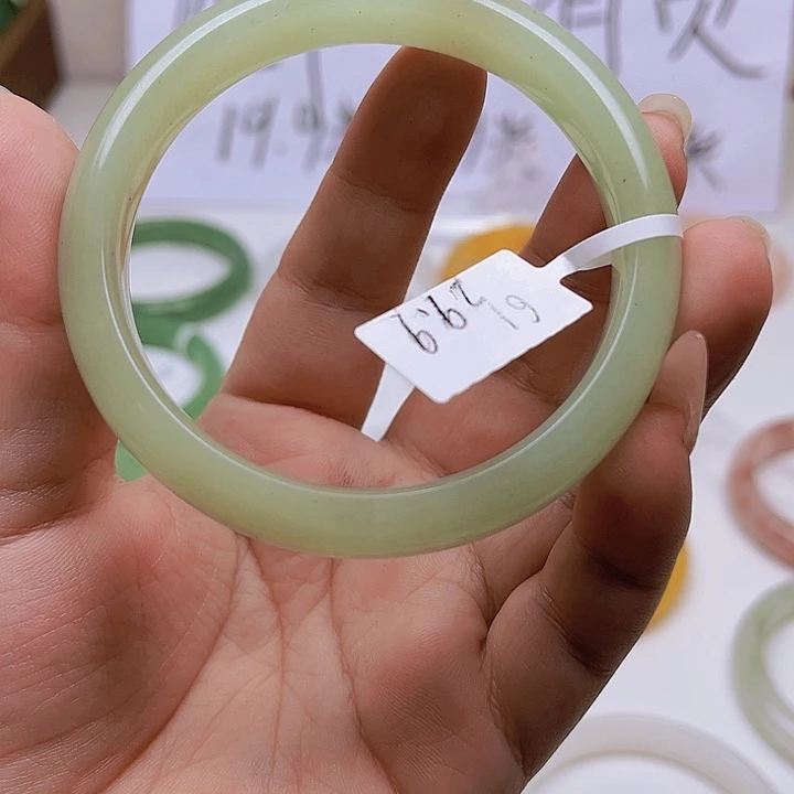 未镶嵌手镯石英质玉东陵103/60