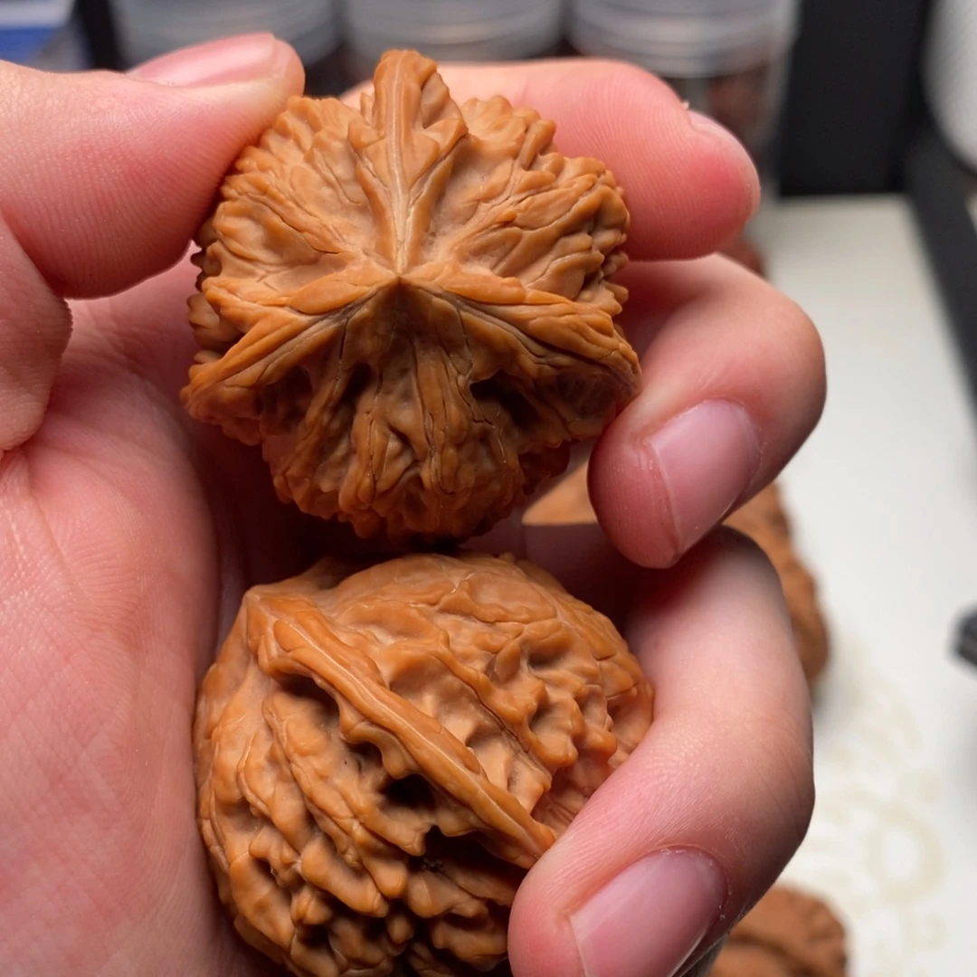 ****生文玩核桃把件御龙