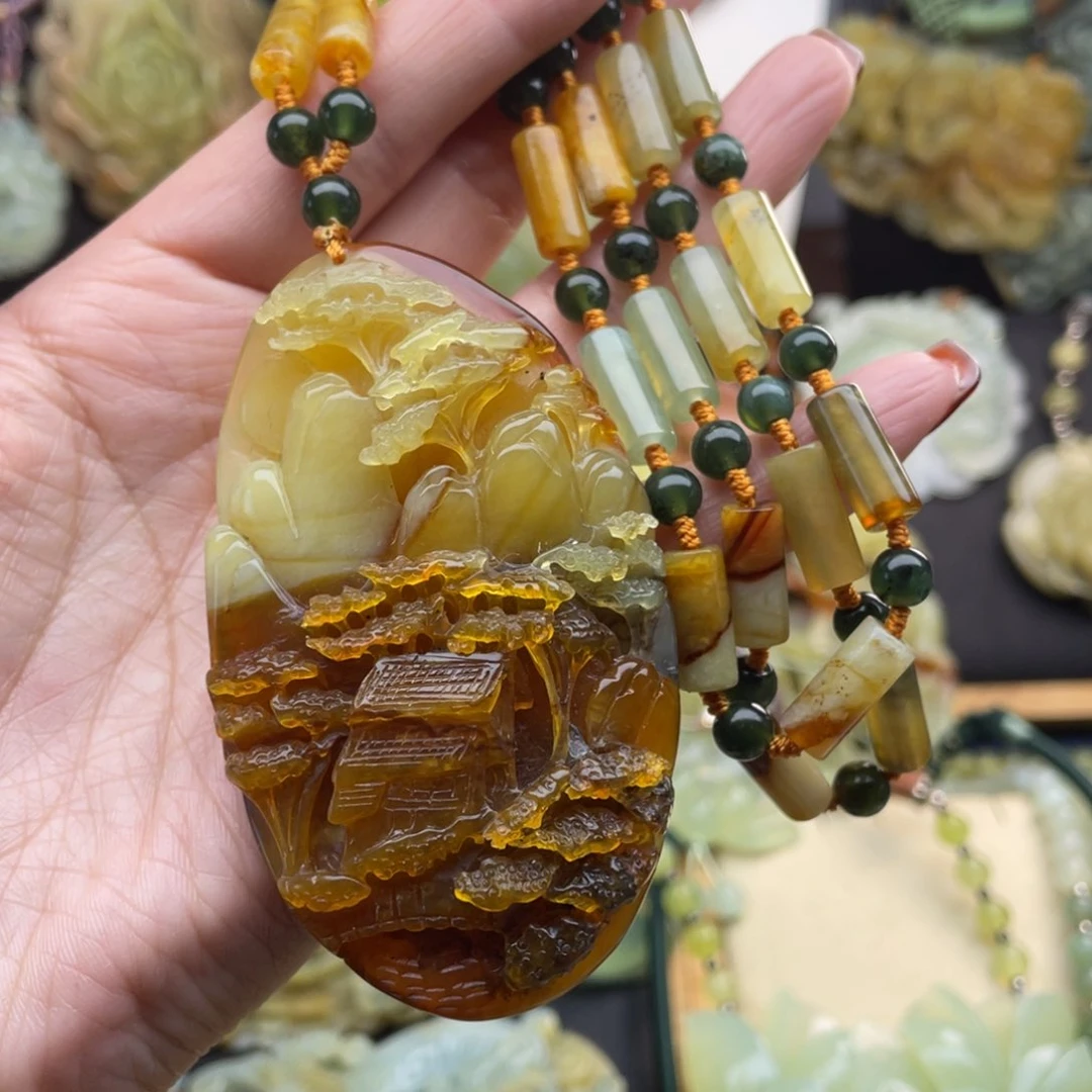 蛇纹石玉颈饰未镶嵌