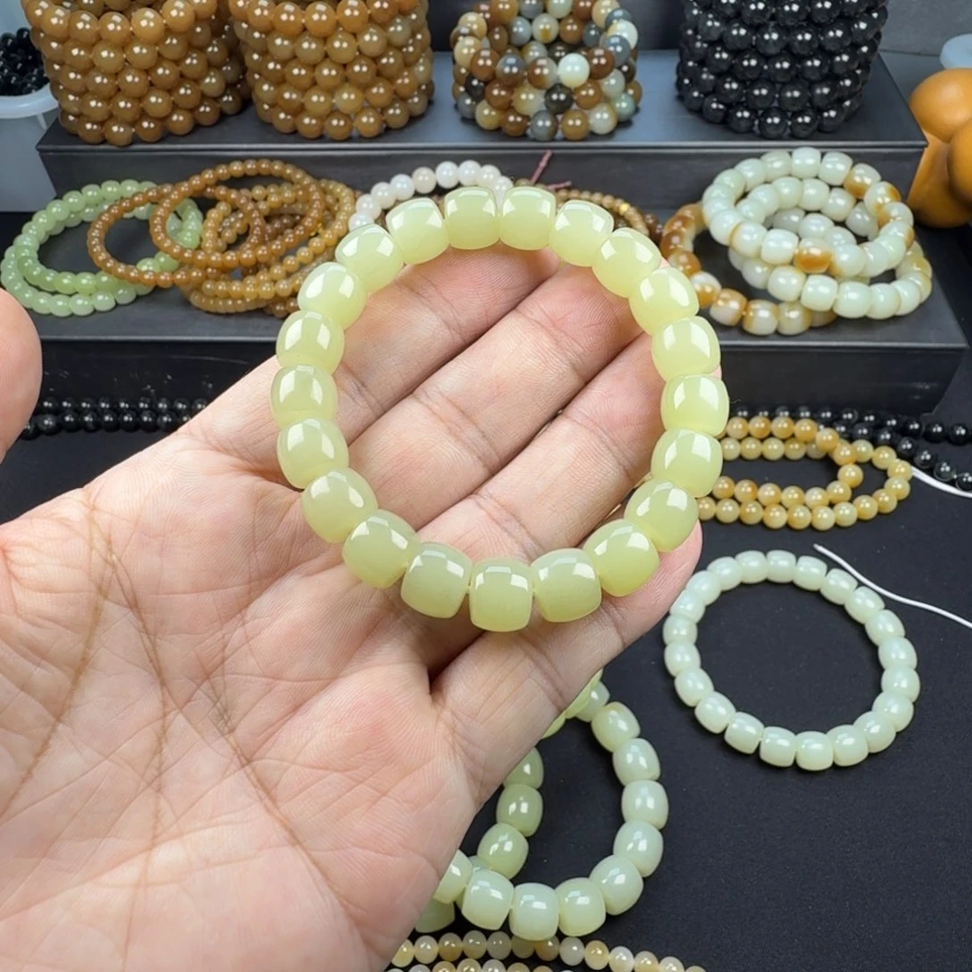 L***L和田玉未镶嵌手链