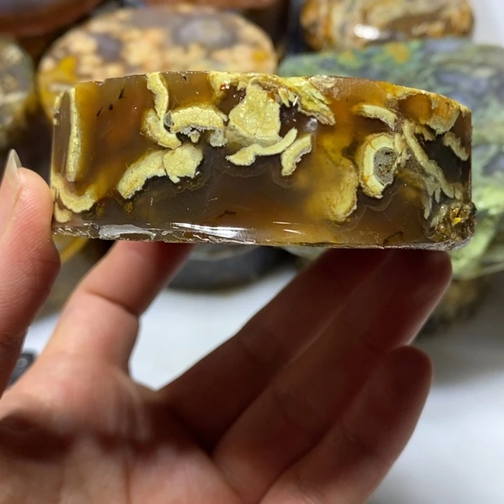 定制玛瑙董**豆手镯定制56