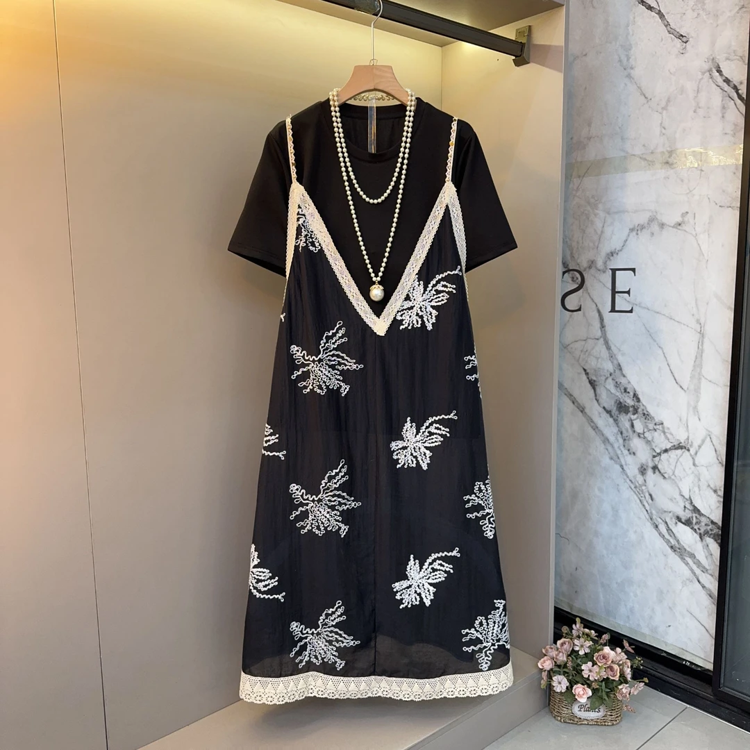 2025夏欧货高级感度假风刺绣蕾丝边吊带裙+圆领打底长T两件套1923