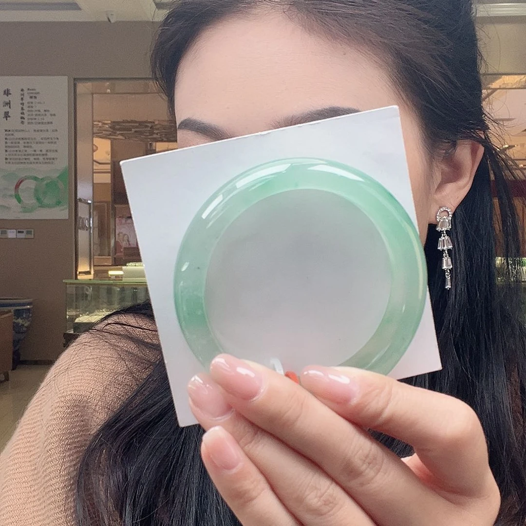 未镶嵌手镯石英质玉