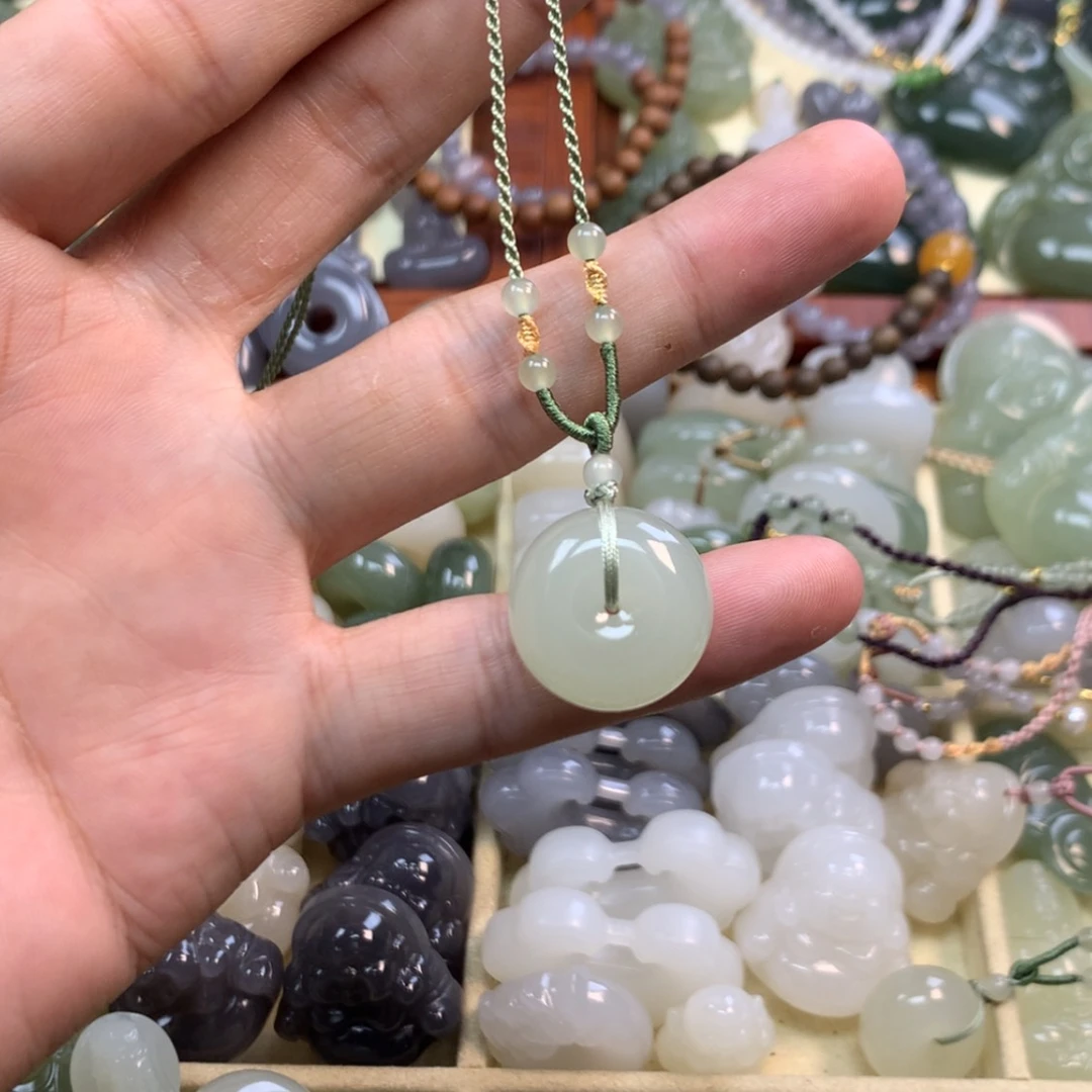 【闪购商品】颈饰未镶嵌和田玉