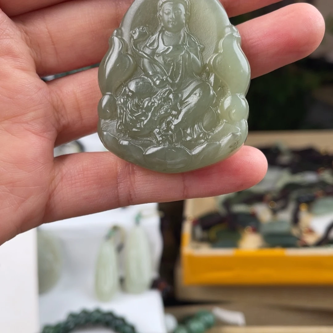 和田玉未镶嵌颈饰