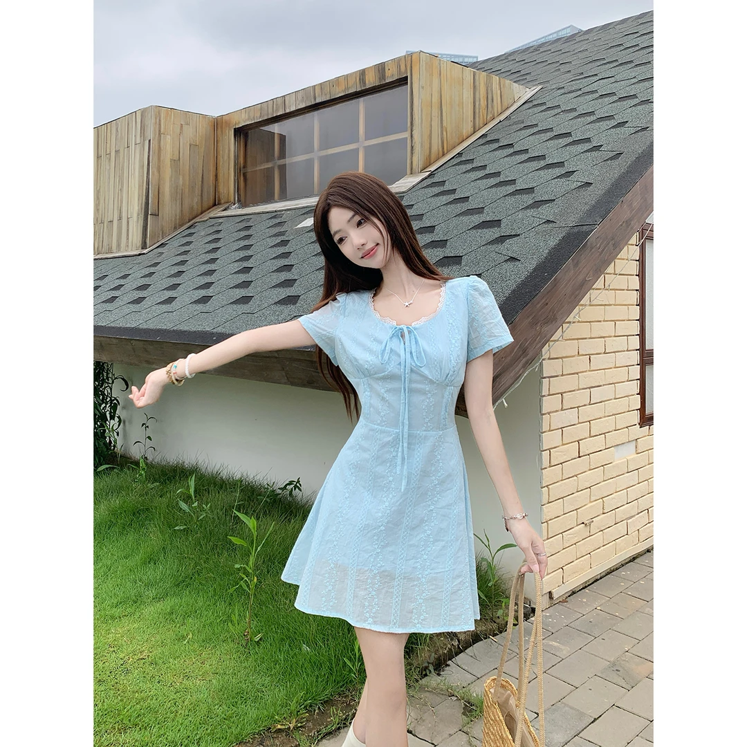 轻熟风韩系高智感法式蕾丝设计拼接假两件气质收腰减龄中长连衣裙