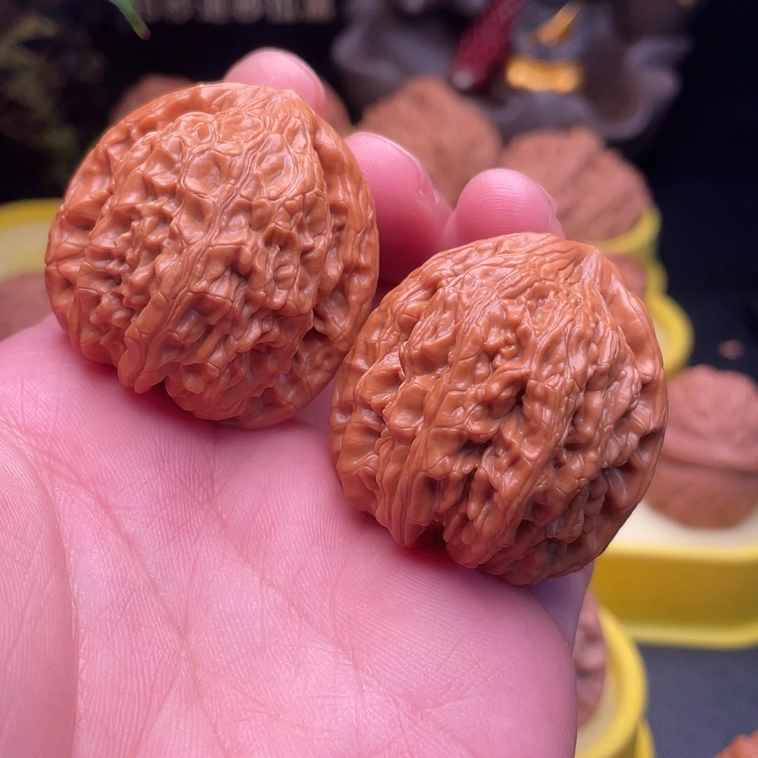 文玩核桃吊坠虎头王40