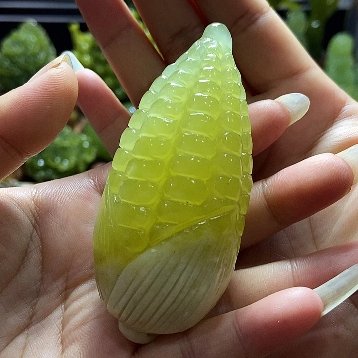 透闪石-蛇纹石玉未镶嵌珠宝奇石