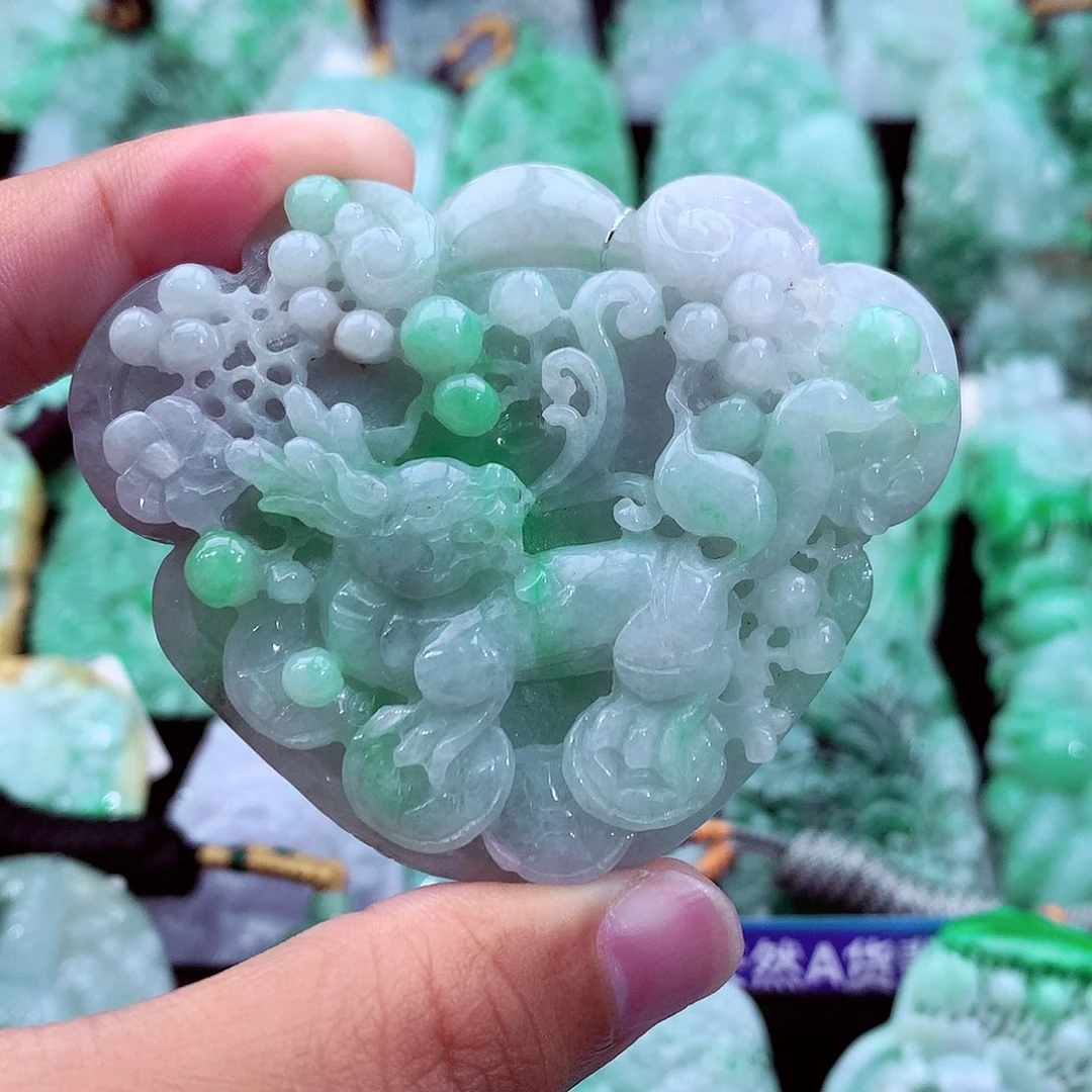 吊坠(不含链)未镶嵌翡翠