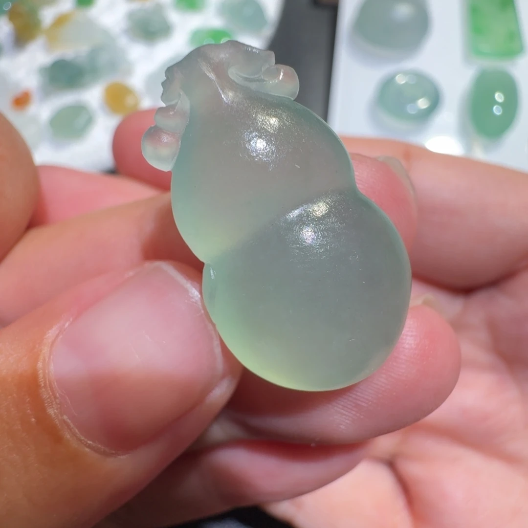 定制翡翠未镶嵌冰种甜绿胖葫芦
