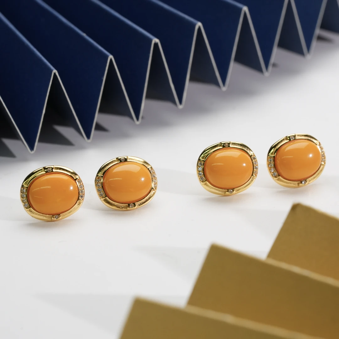 【小北珠宝】S925银蜜蜡耳钉约7*9mm【多样性发一件】25-BH03X1198