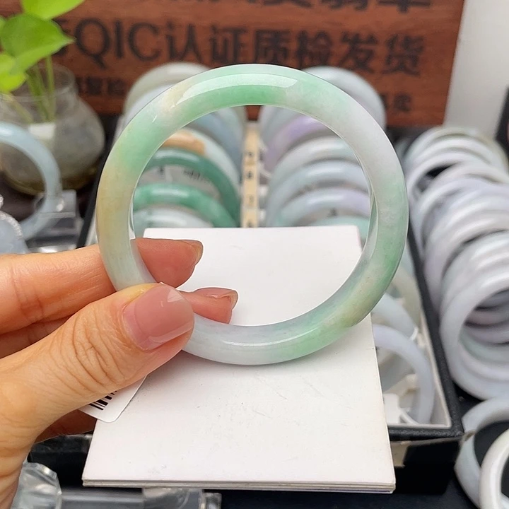 未镶嵌手镯翡翠55.6有裂