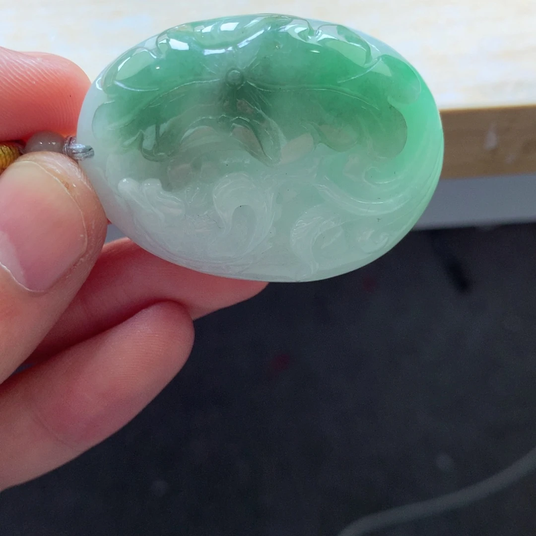 翡翠颈饰未镶嵌吊坠