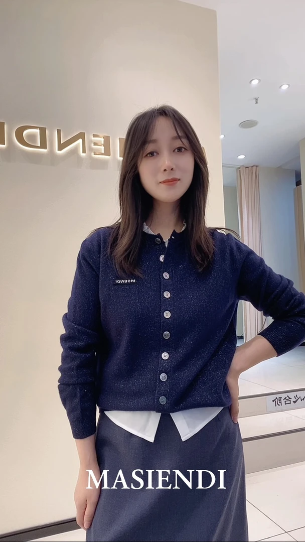 女装时尚圆领女字母毛针织衫刺绣针织上衣百搭长袖
