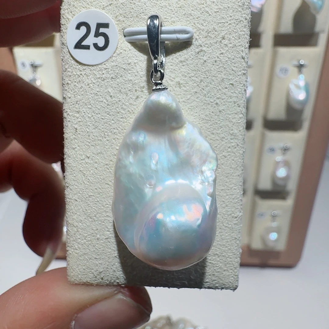 蒙***甜淡水珍珠合金颈饰