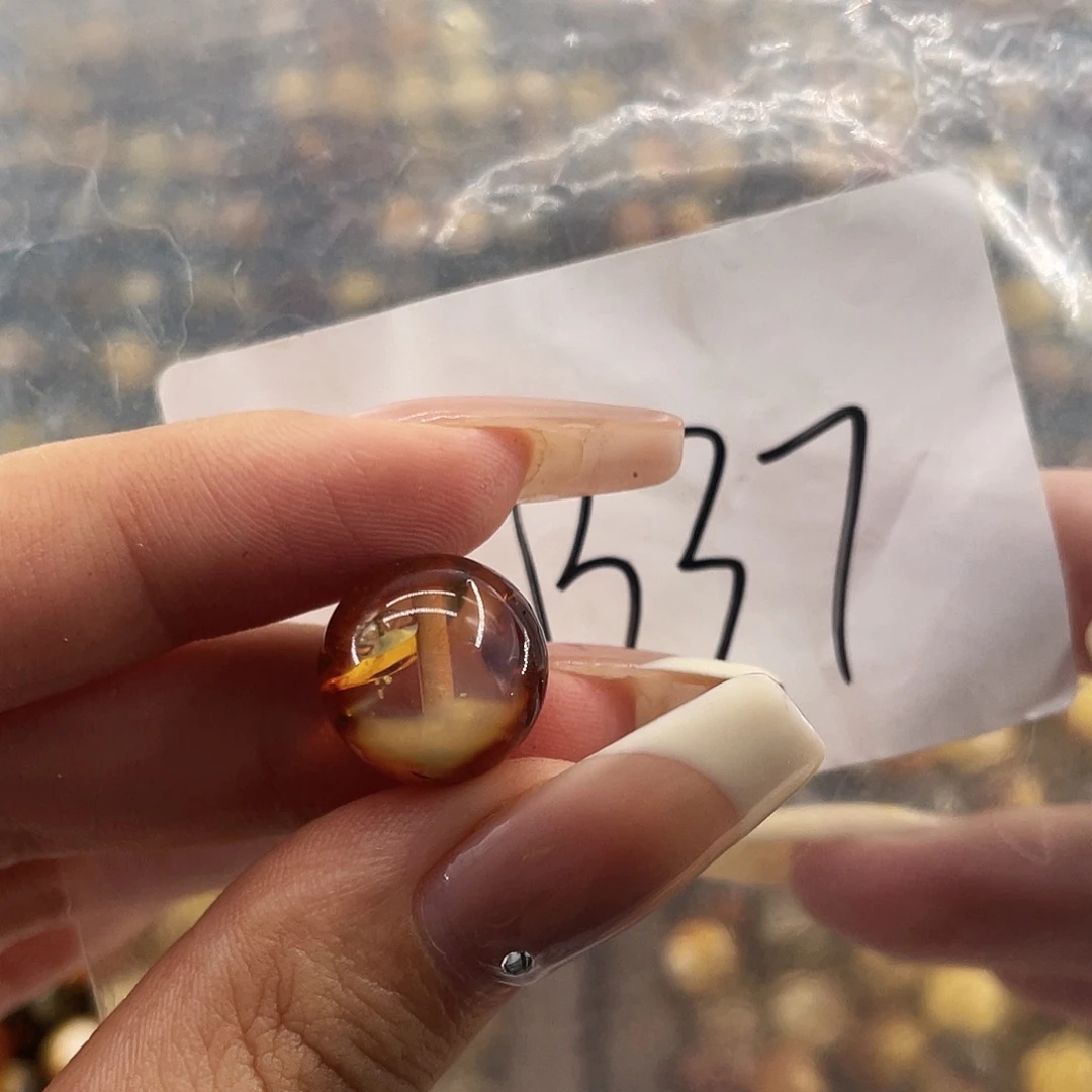 琥珀未镶嵌裸石13.8福利