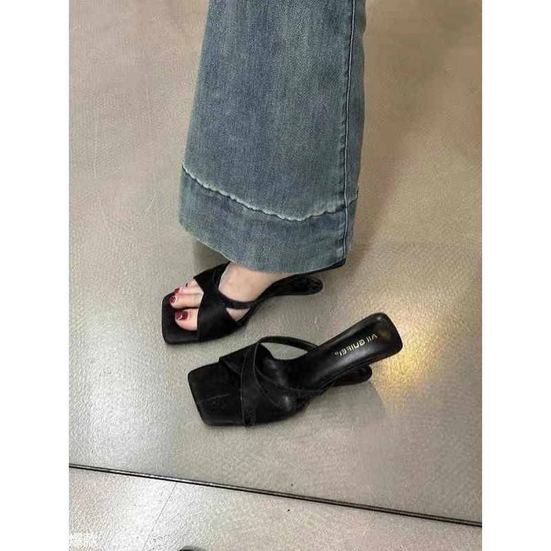 法式高跟小众拖鞋女外穿2025年夏季新款网红百搭坡跟方头露趾凉拖