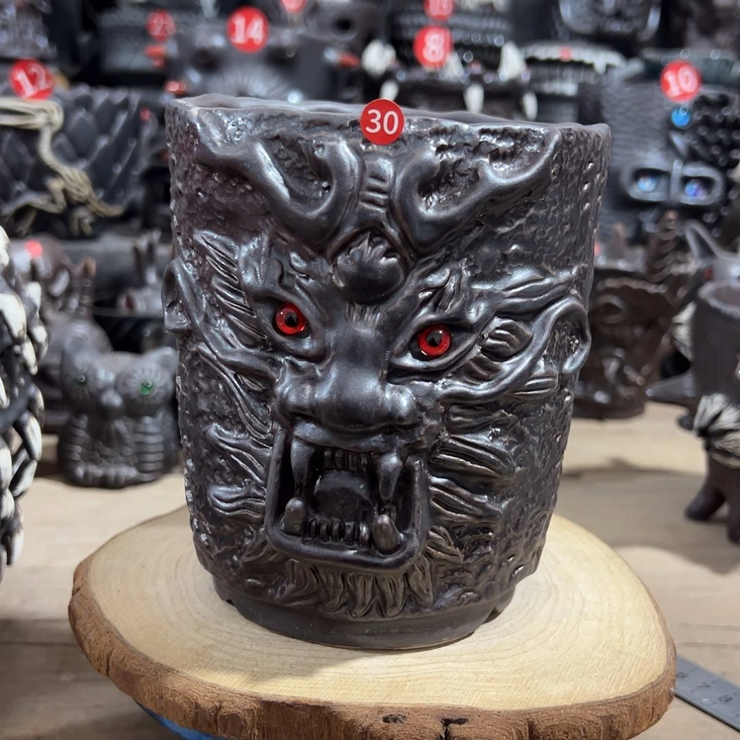 30号，手捏微瑕，内口10.5-11.3外高14.2