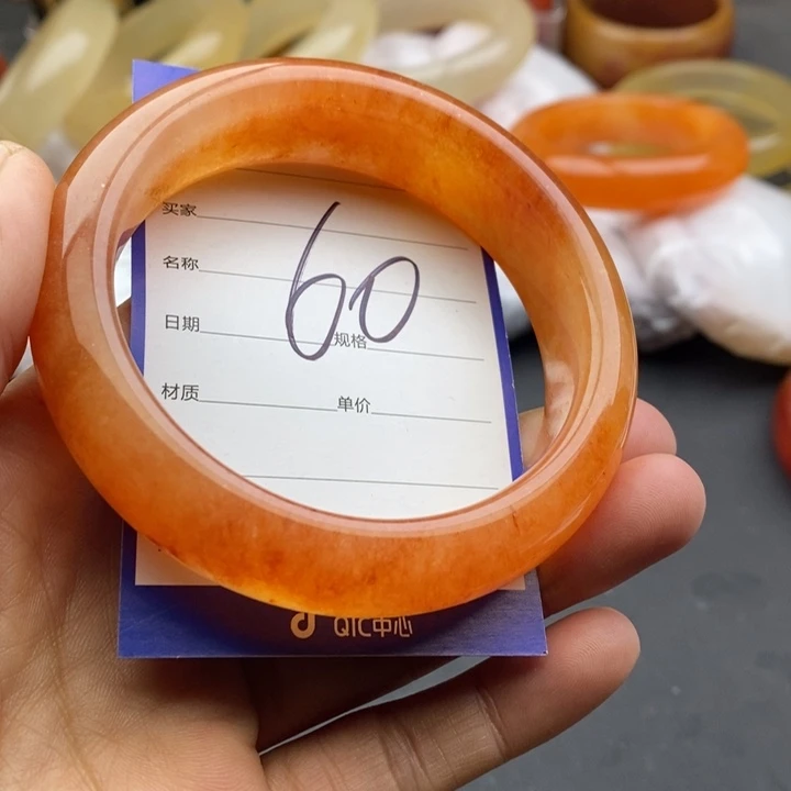 未镶嵌手镯石英质玉