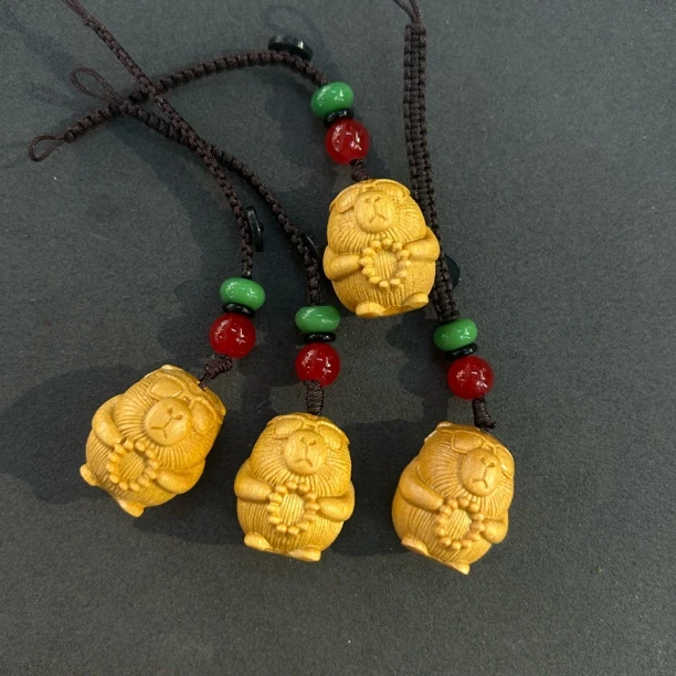 卡皮巴拉檀木挂件0055