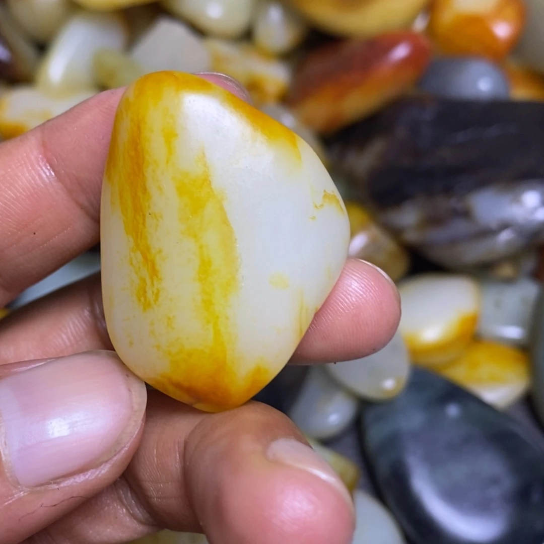 未镶嵌和田玉（糖玉）挂件