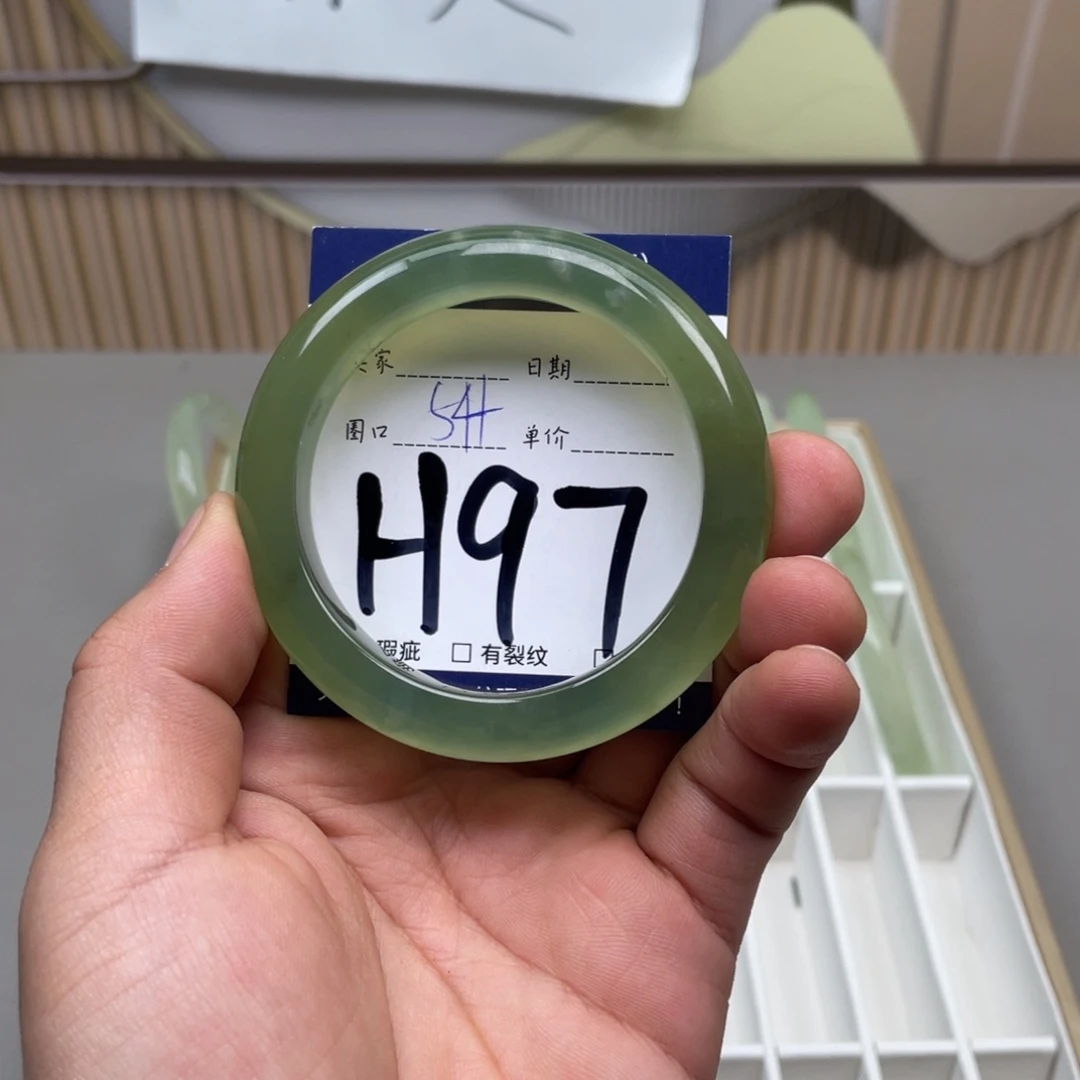 岫玉手镯手镯未镶嵌