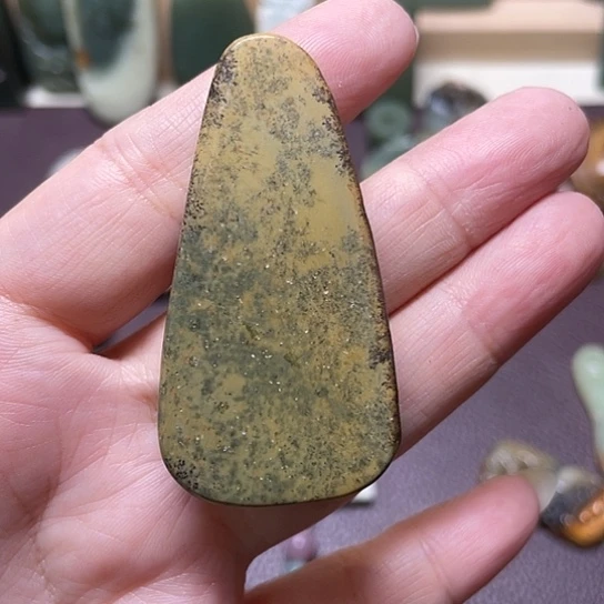 岫岩河磨玉（透闪石质玉）未镶嵌颈饰