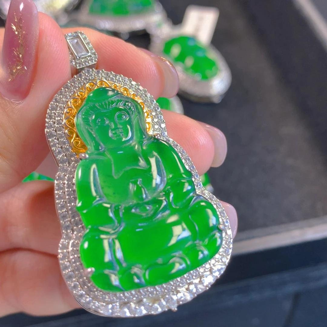 翡翠颈饰未镶嵌翡翠