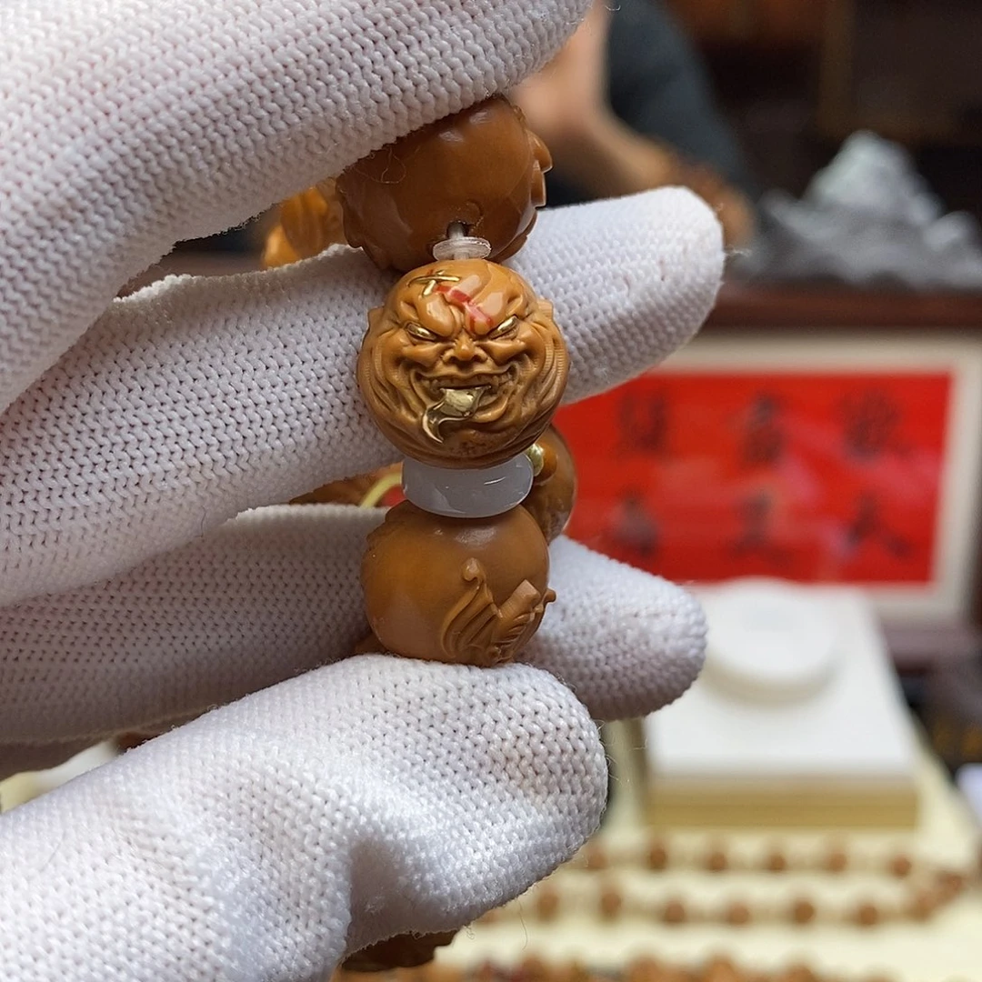 吊坠猴头核桃1.6镶嵌舔僧