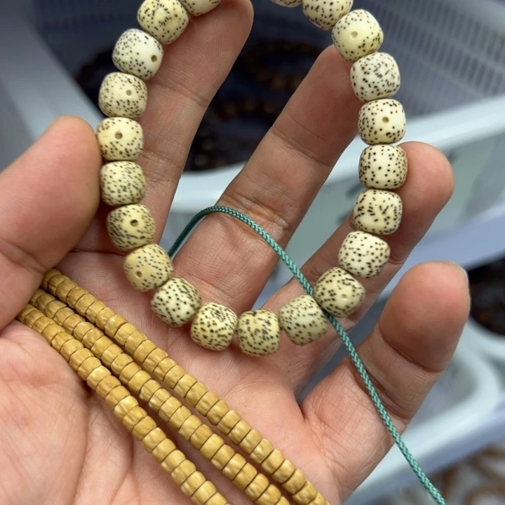 白玉菩提手串白色300