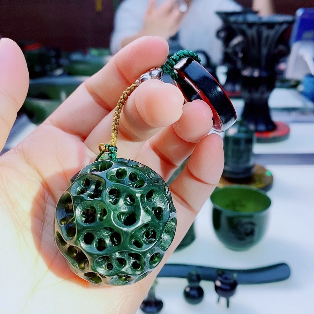 未镶嵌和田玉摆件