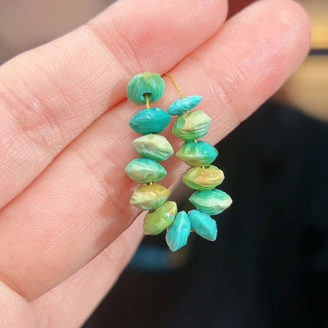 绿松石未镶嵌珠宝奇石